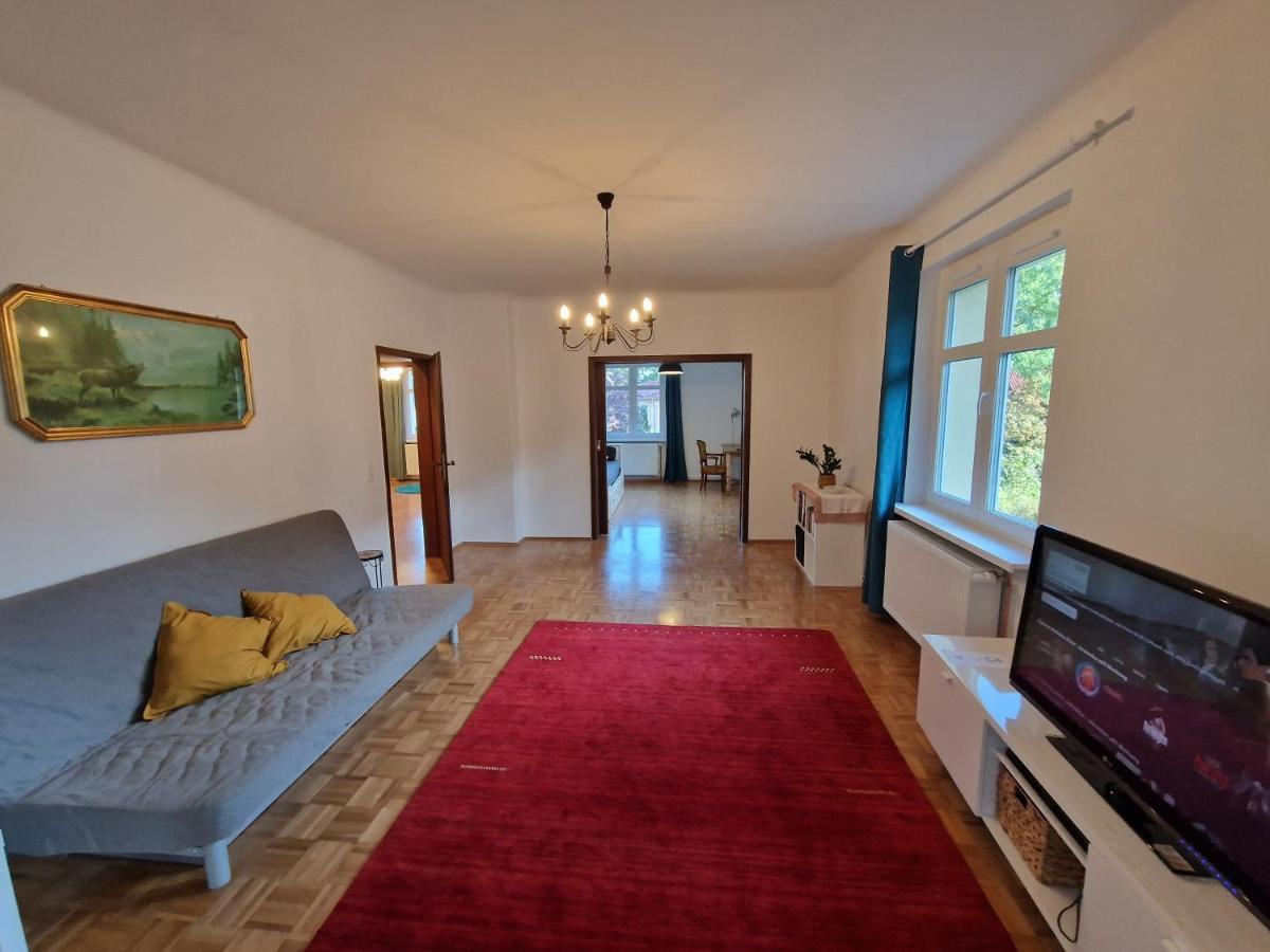 Geraeumige Und Zentrale Ferienwohnung Stahnsdorf Eksteriør bilde