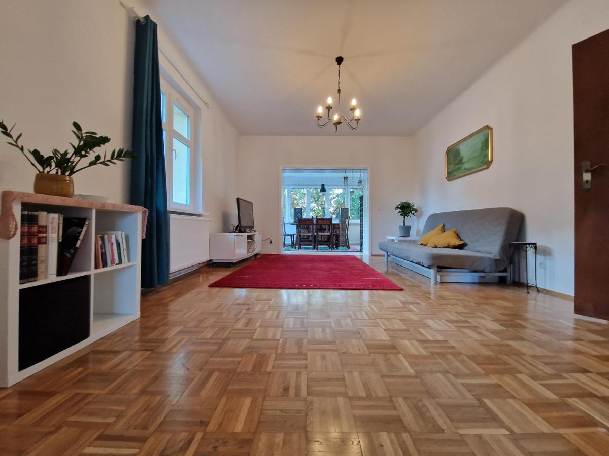 Geraeumige Und Zentrale Ferienwohnung Stahnsdorf Eksteriør bilde